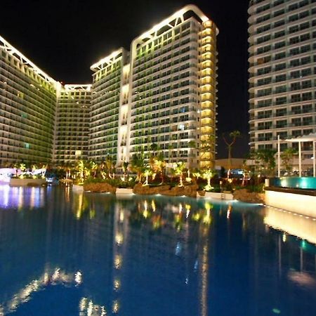 Azure C5 Man-Made Beach Balcony Multiple Units Manila Dış mekan fotoğraf