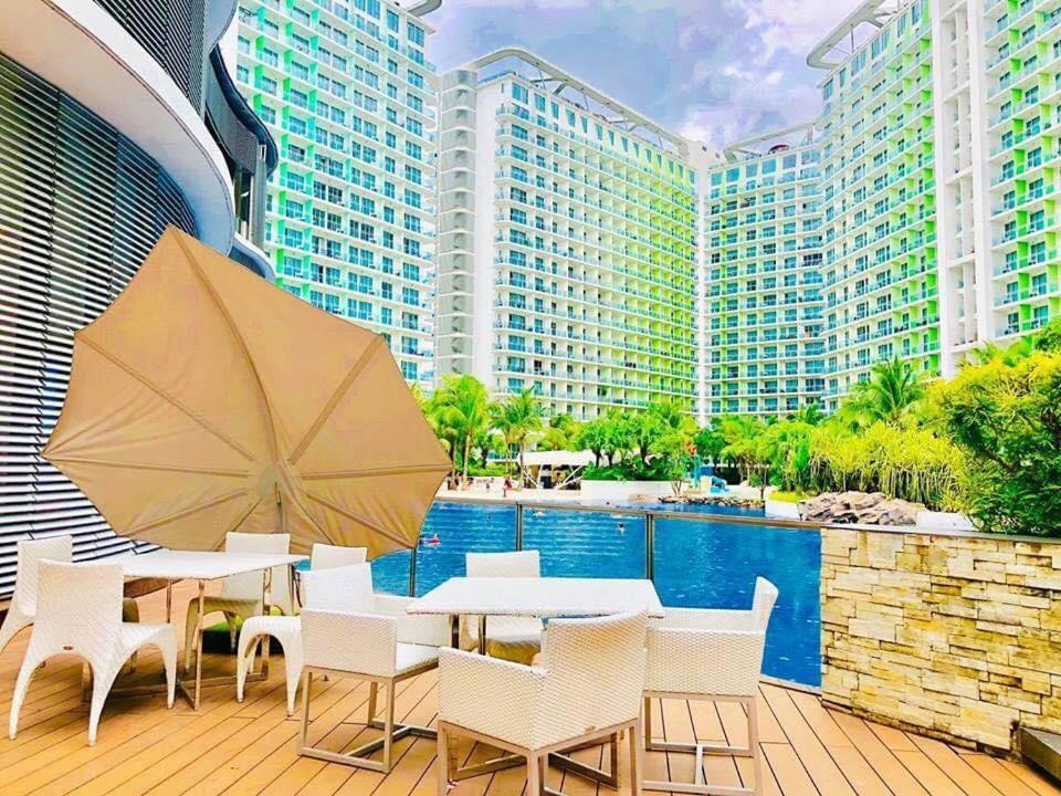 Azure C5 Man-Made Beach Balcony Multiple Units Manila Dış mekan fotoğraf