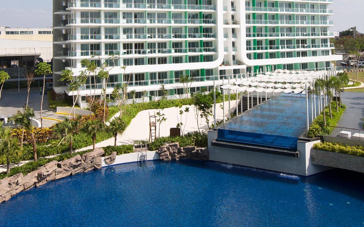 Azure C5 Man-Made Beach Balcony Multiple Units Manila Dış mekan fotoğraf