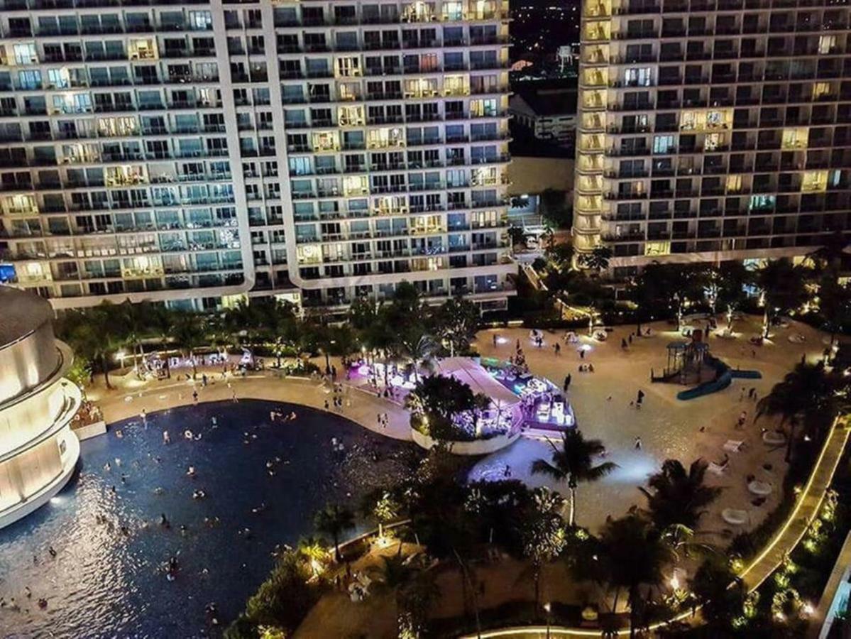 Azure C5 Man-Made Beach Balcony Multiple Units Manila Dış mekan fotoğraf