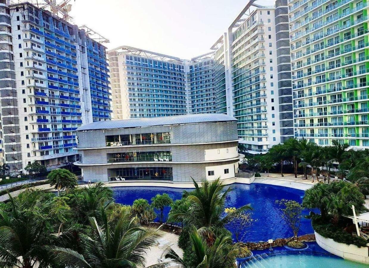 Azure C5 Man-Made Beach Balcony Multiple Units Manila Dış mekan fotoğraf