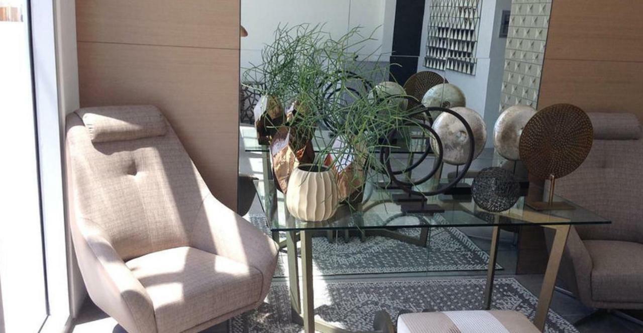 Azure C5 Man-Made Beach Balcony Multiple Units Manila Dış mekan fotoğraf